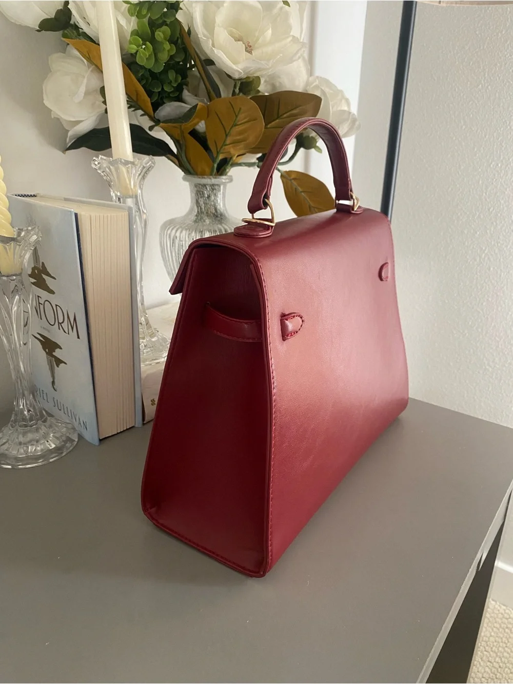 Elegant Burgundy Red Top-Handle Women's Bag w/gold accent/NWOT/NEVER USED